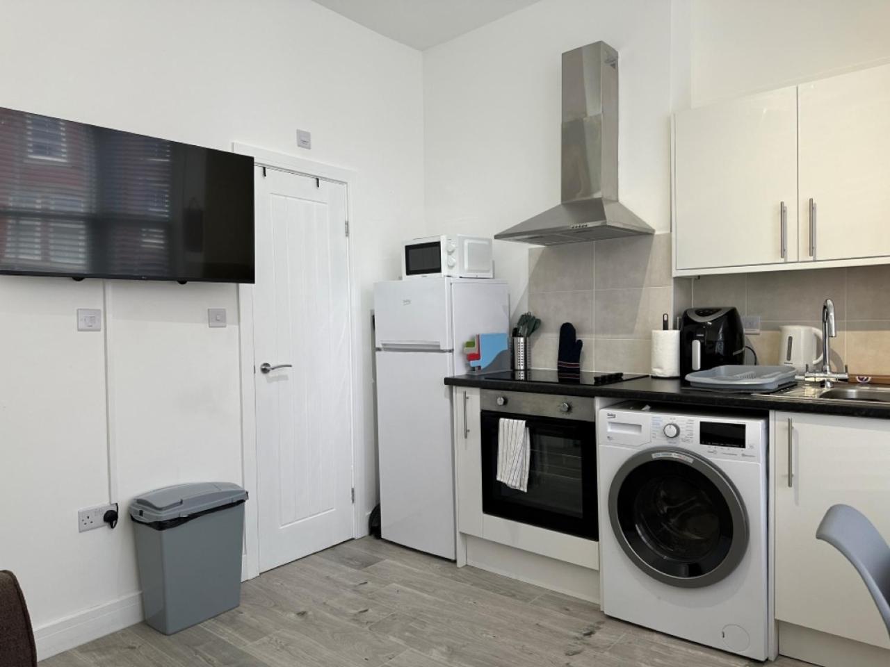 Studio Flat 2A Central كولوين باي المظهر الخارجي الصورة